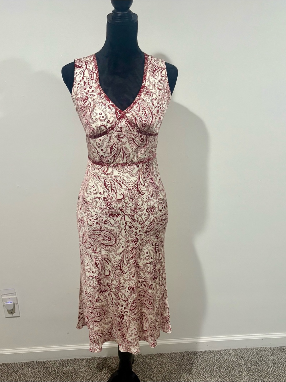 Banana Republic Red and Crème Paisley V-Neck Midi Dress